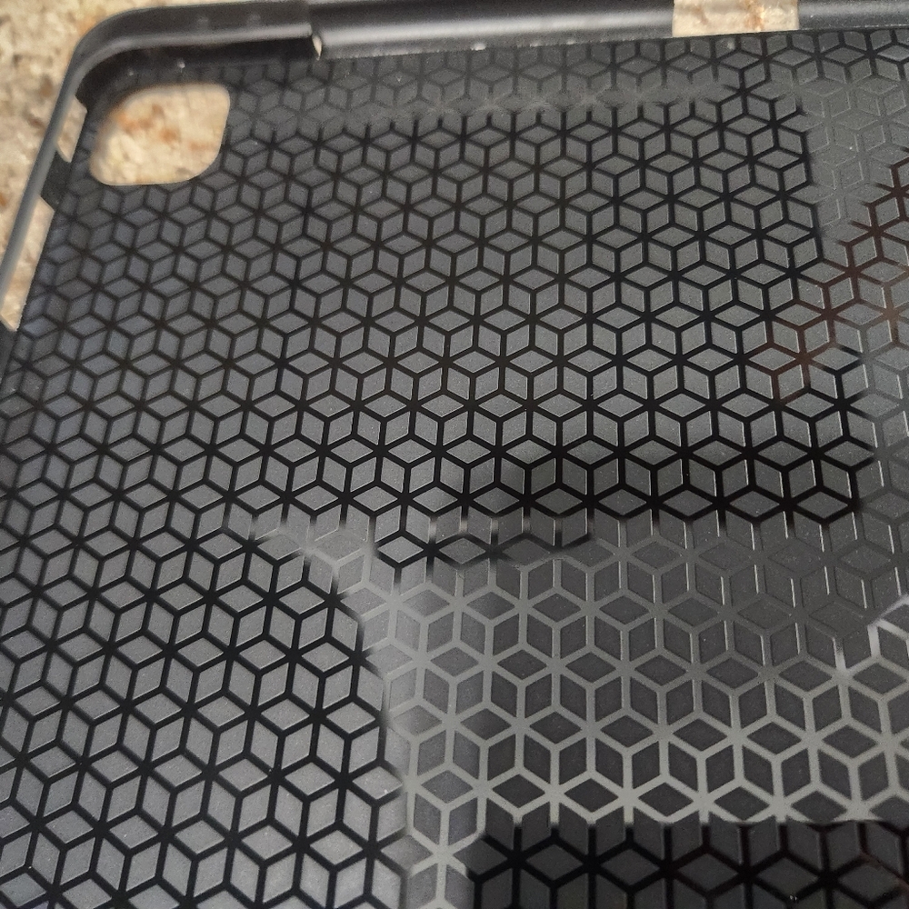 iPad Pro 12.9 Black Case (5th/6th Gen) - Picture 8 of 9